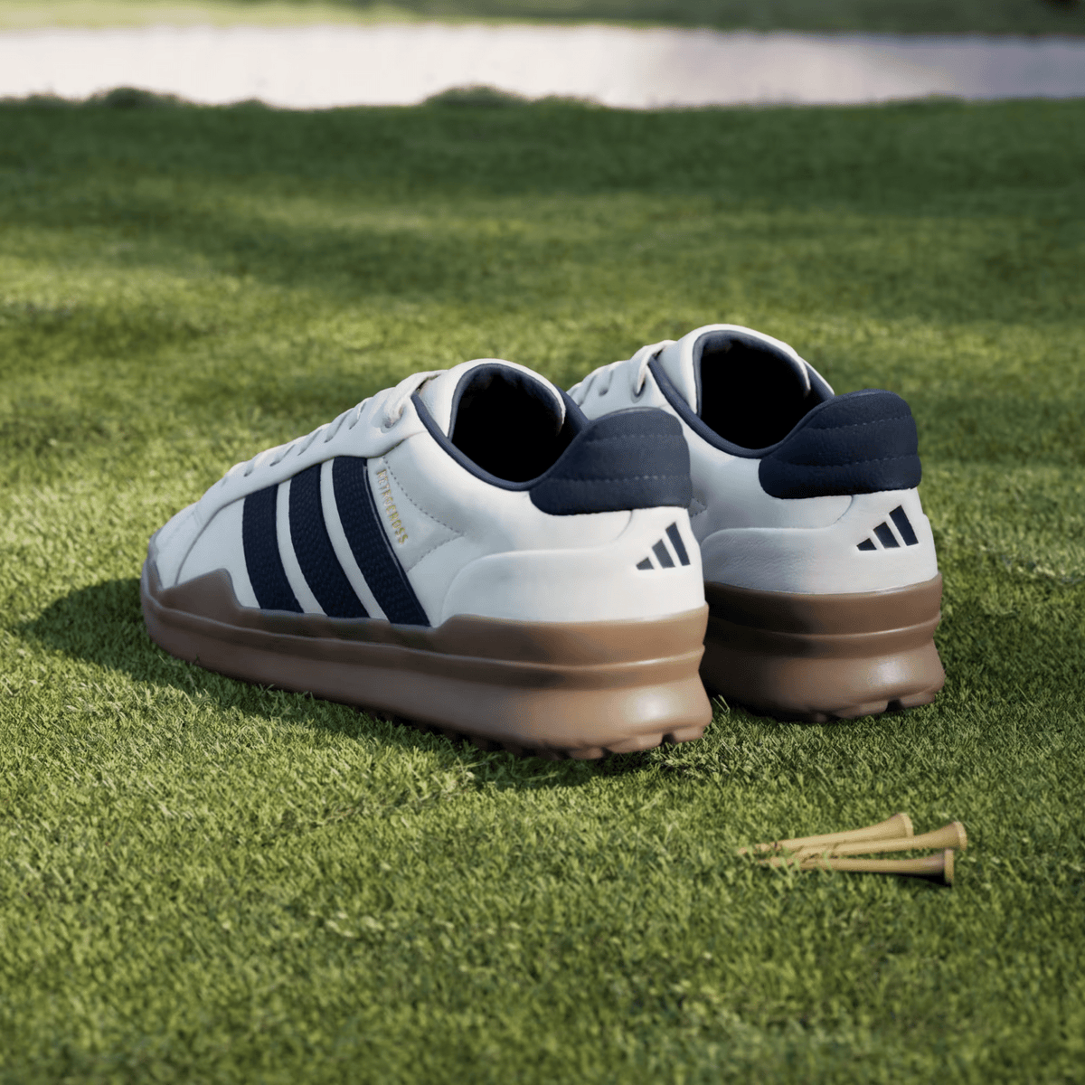 adidas Men's Retrocross Gripmore Spikeless Golf Shoes